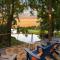 LUX Treehouse on Private Lake next to Lake Conroe with Game room, Paddleboards, Lake Views, and more! - مونتغومري