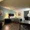 Days Inn by Wyndham Southern Hills/ORU