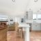 2 Story Oceanfront Patio and Ocean Views on 59th St - Ньюпорт-Біч