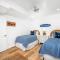 2 Bed Oceanfront with patio on the Sand in Quiet West Newport - Newport Beach