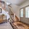 Skytop Chalet Pet Friendly, Hot Tub and Views