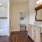 Skytop Chalet Pet Friendly, Hot Tub and Views