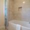 Skytop Chalet Pet Friendly, Hot Tub and Views
