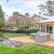 Stunning Katoomba Home with Lush Garden&Playground