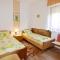 Apartments with a parking space Umag - 22482 - 乌马格
