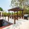 Photo Perfect-Beachfront 2 Bedroom-Infinity Pool