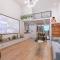 Shanghai Hills&XING 1882 Homestay Near Line2 & Line12 West Nanjing Rd