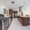 Boho House - Stylist Home with Parking and large Yard - ميامي