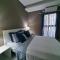 Guest House Sleeps 14 with Terrace