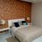 Guest House Sleeps 14 with Terrace