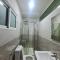 Guest House Sleeps 14 with Terrace