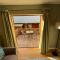 The Poplars - Cosy Modern Flat with Great Networking