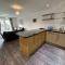 Spacious 2 Bed 2 Shower Apartment