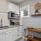 Harbor Studio Close to Downtown Beaches and Wineries - 特拉弗斯城