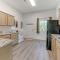 Charming Grants Pass Cottage with Patio and Gas Grill!