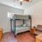Charming Grants Pass Cottage with Patio and Gas Grill!