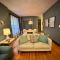 Spacious Lakeview Hideway with Parking! - Чикаго