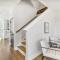 Scandinavian-Style Home with Balcony! SECURE Gated Complex, 10min to Downtown! Sleeps 6! - 纳什维尔