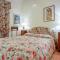 3 Bedroom Stunning Apartment In Rapolano Terme