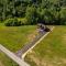 Happy Hideout, country livin with great mountain views, hot tub, arcades, fire pit, pets ok with fee