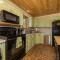 Free tickets! Sleeps 10 SECLUDED Cosby cabin on 7 acres w hot tub, game room!