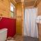 Free tickets! Sleeps 10 SECLUDED Cosby cabin on 7 acres w hot tub, game room!