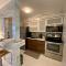 Luxurious remodeled direct Waterfront apartment with Miami skyline view- Free parking- 5min drive to Miami Beach Luxurious remodeled direct Waterfront apartment with Miami skyline view- Free parking- 5min drive to Miami Beach
