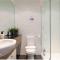 Bright City Views Melbourne Central Penthouse on Collins