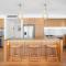 Lakeside Luxury 2 Bedroom Apartment