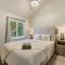 Baby Blue - Hot Tub Easy Access to Top Locations