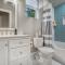 Baby Blue - Hot Tub Easy Access to Top Locations