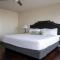 18th FL Stylish CozySuites with pool, gym #2