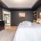 Pioneer Retreat - Downtown High-End Haven