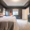 Pioneer Retreat - Downtown High-End Haven