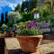 La Terrazza, Cetona, Toscana, bellissima casa rustica in pietra con giardino