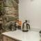 Cheerful 2 bedroom cottage with garden