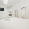 Holiday home first line beach with direct access to the pool and private garden - مربلة