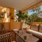 Holiday home first line beach with direct access to the pool and private garden - مربلة