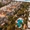 Holiday home first line beach with direct access to the pool and private garden - مربلة