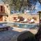 Stone Court Boutique Studios
