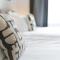 Spacious 4-Bedroom Apt | Pool Table - Cardiff
