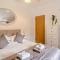 4 Bed in Newport 90251