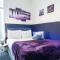 6 Roomy Bedrooms Favour Spacious Inn - Sleeps 13 Hull Central Location