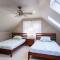 Stay On The Cape Vacation Rentals : Large Family Home With Pool Come Enjoy The Cape