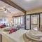 Private Guest House with Deck and Spectacular Views!