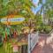 Island Hideaway steps to beach dock Bridge St