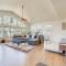Pin Oak Farmhouse with Patio in Dripping Springs