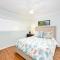 2 Bedroom Oceanfront with Patio on the Boardwalk - 纽波特海滩