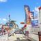 2 Bedroom Oceanfront with Patio on the Boardwalk - 纽波特海滩