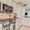 Elegant Oceanfront Penthouse with Panoramic view, Omni Resort, Sea Dunes - أميليا أيلاند